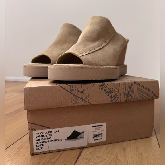 Free People Women's Running in Wedges Mule, Cafe size 8 - Picture 5 of 7